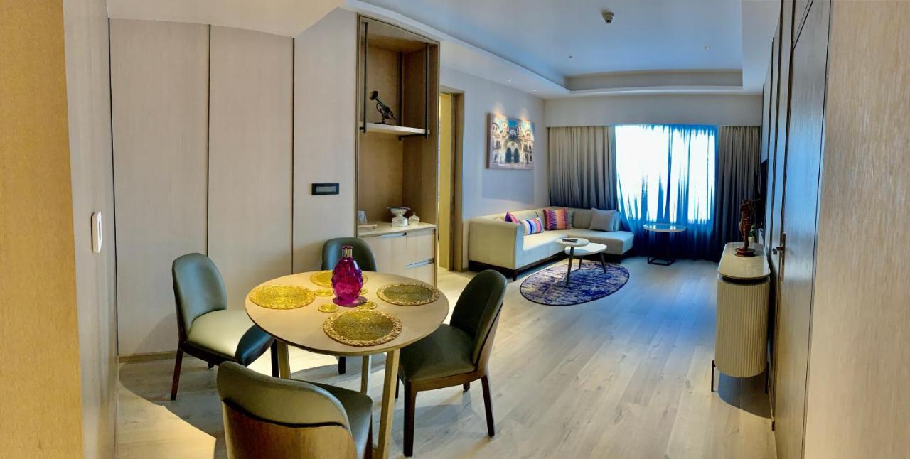 Vivanta Vadodara Exterior photo