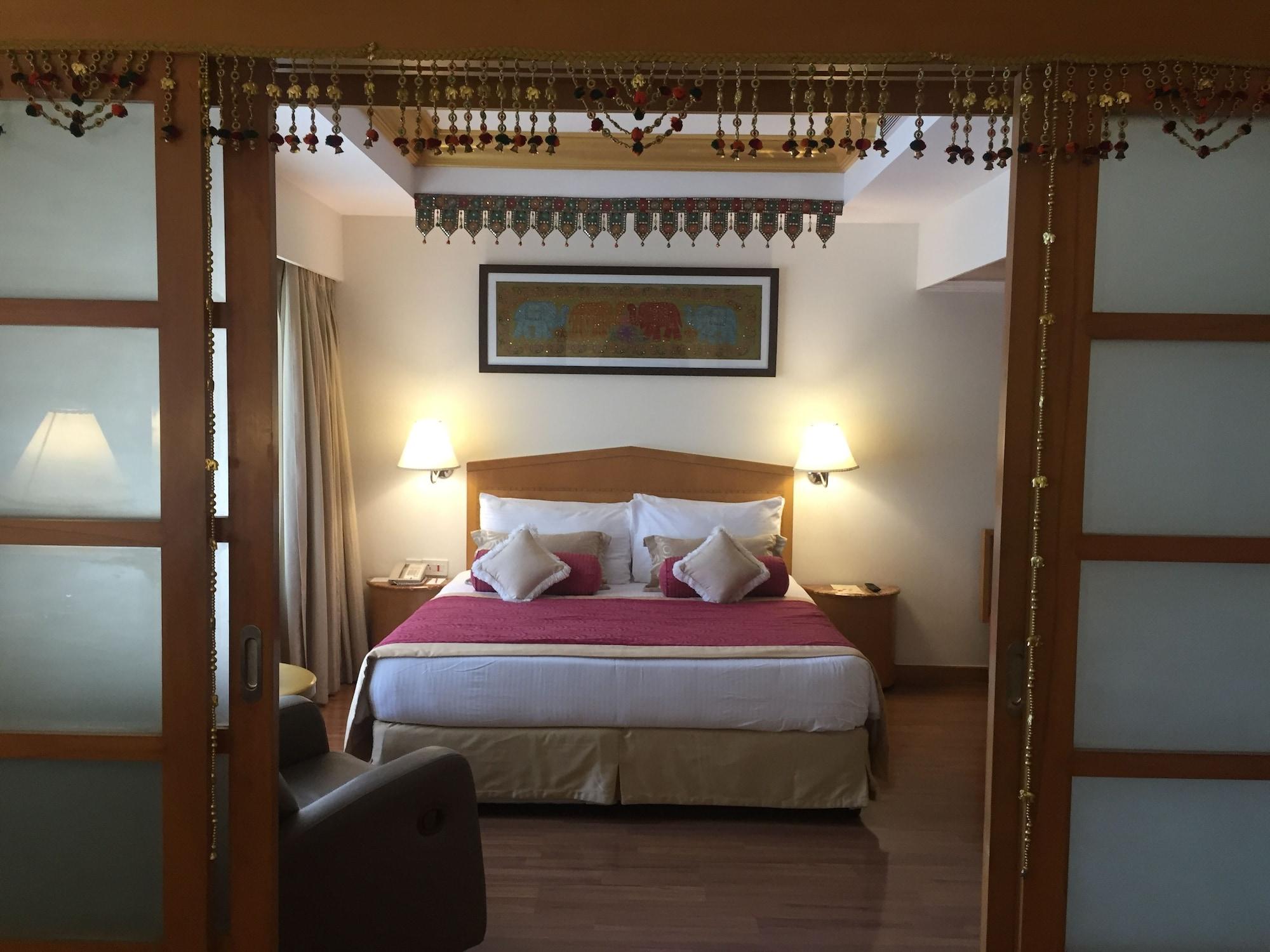 Vivanta Vadodara Exterior photo