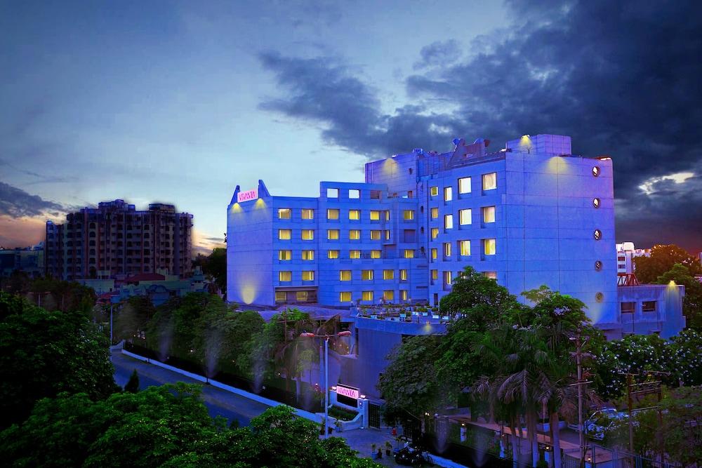 Vivanta Vadodara Exterior photo